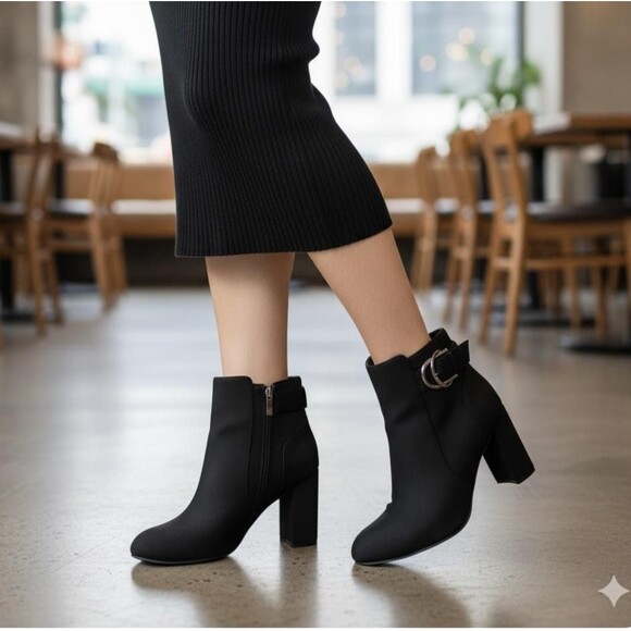 Unisa Boots Womens Size 8.5 Black Ankle Booties Block Heel Side Zip Buckle - Picture 14 of 14